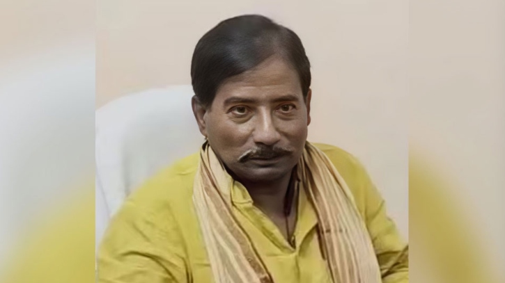 ‘ভোটে জিতলে দুই বাংলা এক হয়ে যাবে, কাঁটাতার রাখবো না’