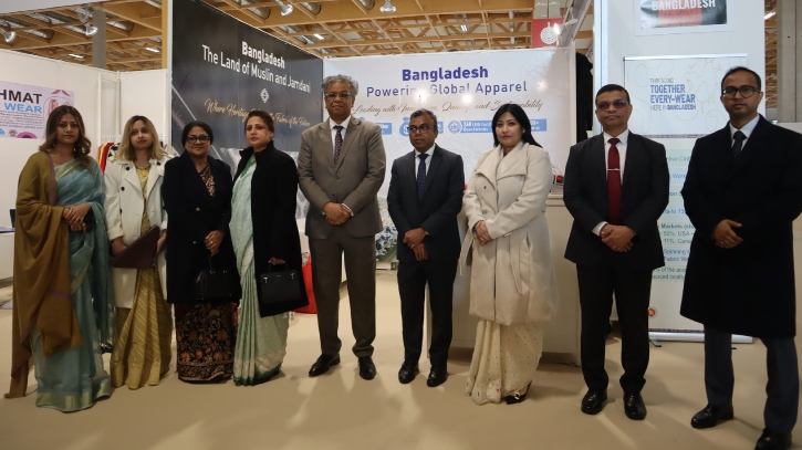 প্যারিসে আন্তর্জাতিক মেলায় বাংলাদেশি পোশাক, ৮ মিলিয়ন মার্কিন ডলার রপ্তানির সুযোগ