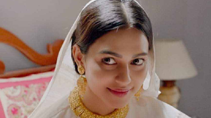 বিমানবন্দর থেকে হত্যাচেষ্টার মামলায় আটক নায়িকা নুসরাত ফারিয়া বিমানবন্দর থেকে হত্যাচেষ্টার মামলায় আটক নায়িকা নুসরাত ফারিয়া