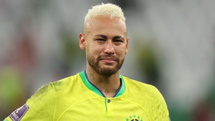 ১৬ ঘণ্টা কাজ করানোয় নেইমারের বিরুদ্ধে রাঁধুনির মামলা 