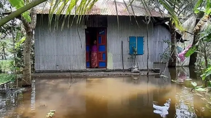 নোয়াখালীতে এখনো পানিবন্দি প্রায় ১৭ হাজার পরিবার
