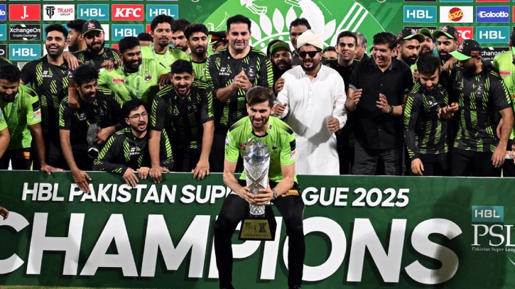 পিএসএল টি-টোয়েন্টি: লাহোর কালান্দার্স চ্যাম্পিয়ন পিএসএল টি-টোয়েন্টি: লাহোর কালান্দার্স চ্যাম্পিয়ন
