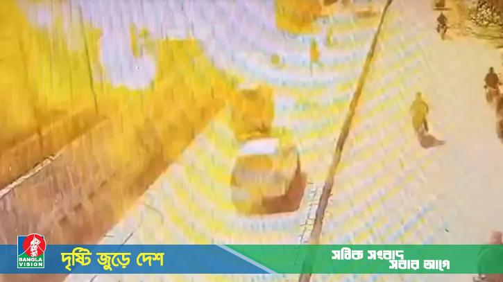 পাকিস্তানের বেলুচিস্তানে বোমা বিস্ফোরণে নিহত ১০, আহত ৩২