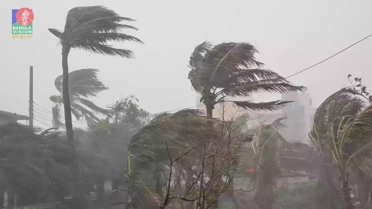 ১১ জেলায় ৬০ কিলোমিটার বেগে ঝড় ও বজ্রবৃষ্টির শঙ্কা ১১ জেলায় ৬০ কিলোমিটার বেগে ঝড় ও বজ্রবৃষ্টির শঙ্কা