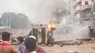 মহাসড়কে ট্রাক উল্টে ২ শতাধিক সিলিন্ডার বিস্ফোরণ