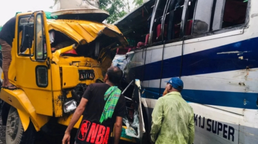 পাবনায় বাস ও ট্রাকের সংঘর্ষে নিহত ৩ 