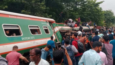 উদয়ন এক্সপ্রেস লাইনচ্যুত হওয়ার আড়াই ঘণ্টা পর রেল চলাচল স্বাভাবিক