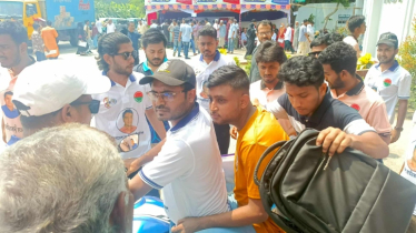 ভুল কেন্দ্রে পরীক্ষা দিতে আসা পরীক্ষার্থীর পাশে নোবিপ্রবি ছাত্রদল