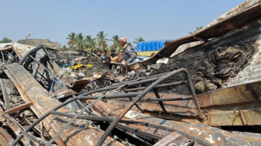 কর্ণাটকে ভয়াবহ সড়ক দুর্ঘটনা, জীবন্ত দগ্ধ হয়ে ১০ বাসযাত্রীর মৃত্যু