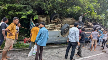 খাগড়াছড়িতে বাস উল্টে নিহত দুই, আহত ৩০ 