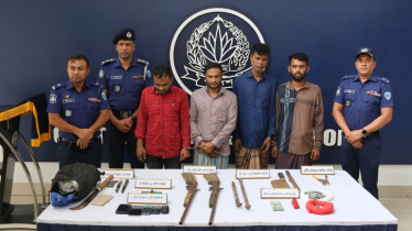 চট্টগ্রামে অস্ত্রসহ ৪ ডাকাত গ্রেফতার