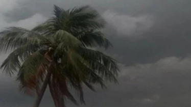 ৭ জেলায় বৃষ্টিপাত, ২ জেলায় ঝড়ের শঙ্কায় নদীবন্দরে সতর্ক সংকেত