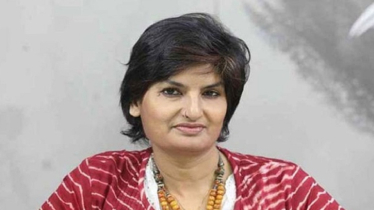দুদকে চলছে মুন্নী সাহার জিজ্ঞাসাবাদ  