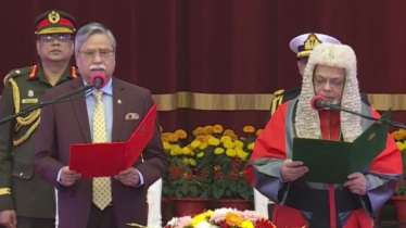 দেশের ২৬তম প্রধান বিচারপতি হিসেবে শপথ নিলেন জুবায়ের রহমান চৌধুরী