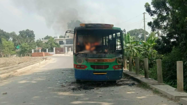 দুর্ঘটনায় স্কুলছাত্রী নিহত, ঘাতক বাসে অগ্নিসংযোগ