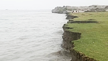 অসময়ে মেঘনার ভাঙনে হুমকির মুখে ভোলা শহর