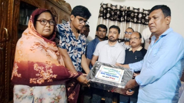 গুম হওয়া যুবদলকর্মীর স্বজনের হাতে তারেক জিয়ার উপহার