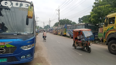 চাঁপাইনবাবগঞ্জ-রাজশাহী রুটে বাস চলাচল বন্ধ, দুর্ভোগে যাত্রীরা