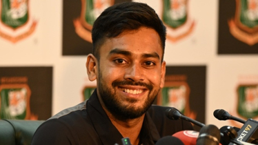 কন্যা সন্তানের বাবা হলে মেহেদী মিরাজ