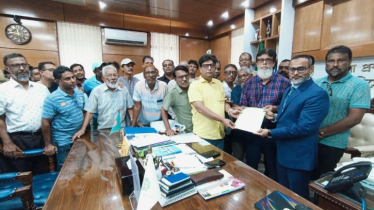 যশোর ক্রীড়া সংস্থা থেকে কাজী ইনাম আহমেদকে অপসারণের দাবিতে স্মারকলিপি প্রদান