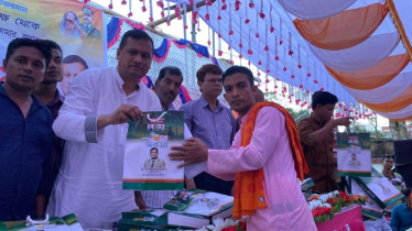দুর্গাপূজা উপলক্ষে মঠবাড়িয়ায় বিভিন্ন সম্প্রদায়ের ৪০০ পরিবারে উপহার প্রদান