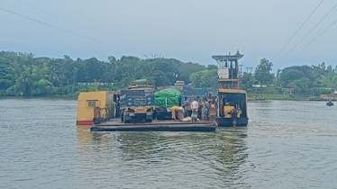 ৫ দিন বন্ধ থাকার পর চন্দ্রঘোনা-রাইখালী নৌ রুটে ফেরি চলাচল শুরু