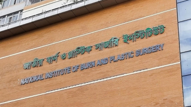 ট্রান্সফরমার বিস্ফোরণে মহিলা মাদ্রাসার ৮ শিক্ষার্থী আহত ট্রান্সফরমার বিস্ফোরণে মহিলা মাদ্রাসার ৮ শিক্ষার্থী আহত