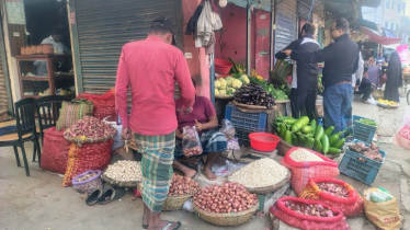 বেড়েছে পেঁয়াজের দাম, রাজবাড়ীতে ক্রেতা-বিক্রেতার মিশ্র প্রতিক্রিয়া