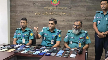 হারিয়ে যাওয়া ৫০ মোবাইল উদ্ধার করে প্রকৃত মালিকদের ফেরত দিলো পুলিশ