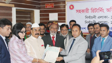 ঢাকা-৩ আসনে মনোনয়নপত্র জমা দিলেন গয়েশ্বর রায়