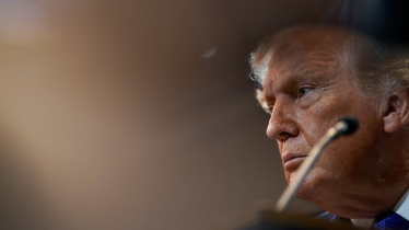 ট্রাম্পের গোপন নথি মামলার প্রতিবেদন প্রকাশে স্থায়ী নিষেধাজ্ঞা ট্রাম্পের গোপন নথি মামলার প্রতিবেদন প্রকাশে স্থায়ী নিষেধাজ্ঞা