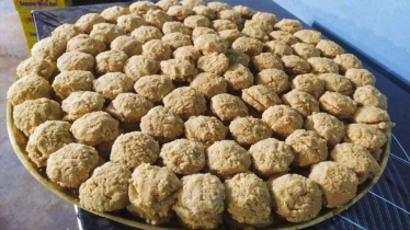 সাতক্ষীরার নলেন গুড়ের সন্দেশ, দেশের গন্ডি পেরিয়ে যাচ্ছে বিদেশেও