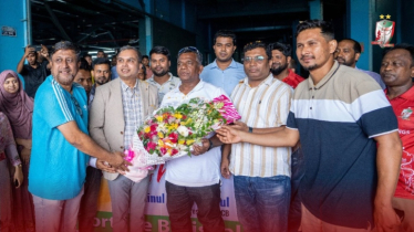 বরিশালে ক্রিকেটপ্রেমীদের উষ্ণ অভ্যর্থনা পেলেন বিসিবি সভাপতি বুলবুল