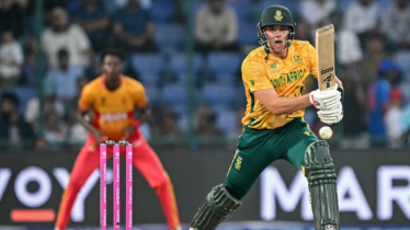 জিম্বাবুয়েকে হারিয়ে সুপার এইটে অপরাজিত প্রোটিয়ারা