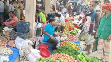 রমজানে কাঁচাবাজারে আগুন, করলা-কাঁচামরিচের ডাবল সেঞ্চুরি