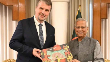 ‘ঝুঁকিপূর্ণ কেন্দ্রগুলোতে আইনশৃঙ্খলা বাহিনীর সদস্যদের বডিতে ওর্ন ক্যামেরা থাকবে’