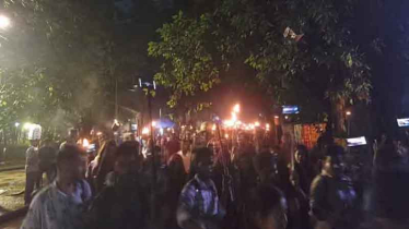 কক্সবাজারে বিএনপি নেতাকে হত্যা: বিচারের দাবিতে মশাল মিছিল ঢাবি ছাত্রদলের