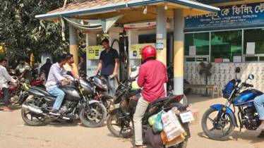 জ্বালানি সংকট আতঙ্কে ফিলিং স্টেশনগুলোতে উপচে পড়া ভিড়