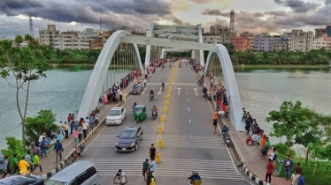 হাতিরঝিলে ককটেল বিস্ফোরণ, মোটরসাইকেলে আগুন
