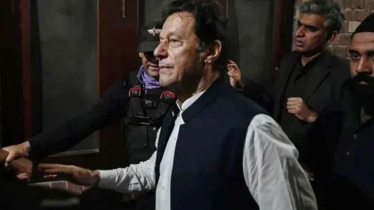 কারাবন্দি ইমরান খান ৮৫ শতাংশ দৃষ্টিশক্তি হারিয়ে ফেলেছেন