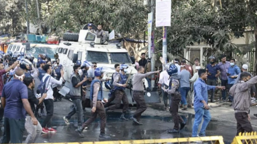 যমুনার সামনে থেকে আন্দোলনকারীদের সরিয়ে দিয়েছে পুলিশ