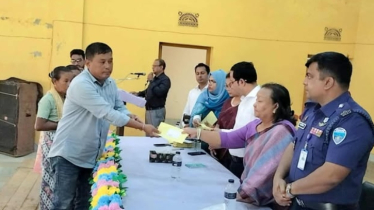 খাগড়াছড়িতে সহিংসতায় নিহত, আহত ও ক্ষতিগ্রস্ত পরিবারের মাঝে চেক বিতরণ