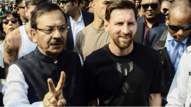 মেসির সফরে বিশৃঙ্খলা, পদত্যাগ করলেন পশ্চিমবঙ্গের ক্রীড়ামন্ত্রী (ভিডিও)