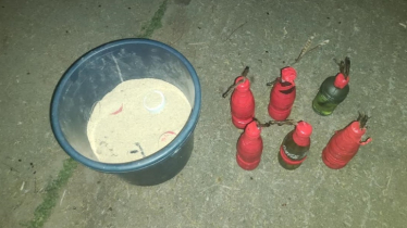 এবার রাজধানীর মোহাম্মদপুর থেকে ১০ পেট্রোল বোমা-ককটেল উদ্ধার