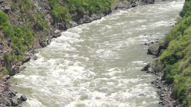 ঝিলম নদীতে হঠাৎ পানি বৃদ্ধি, উৎকণ্ঠার মধ্যে দিন কাটাচ্ছেন হাজারো মানুষ