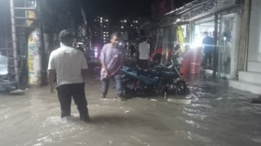 টানা তিন ঘণ্টার বৃষ্টিতে জলমগ্ন পুরো নোয়াখালী শহর
