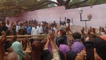 ফ্যামিলি কার্ড উদ্বোধনের আগে হঠাৎই নারীদের মাঝে প্রধানমন্ত্রী!