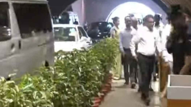 অধিবেশনে যোগ দিতে সংসদে ঢুকছেন এমপিরা