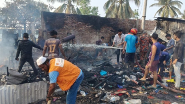 ভয়াবহ আগুনে পুড়ে ছাই ৮ ব্যবসা-প্রতিষ্ঠান ভয়াবহ আগুনে পুড়ে ছাই ৮ ব্যবসা-প্রতিষ্ঠান