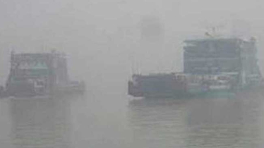 ঘন কুয়াশায় পাটুরিয়া-দৌলতদিয়া রুটে ফেরি চলাচল বন্ধ